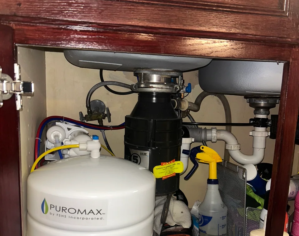 Under-sink drinking-water treatment equipment